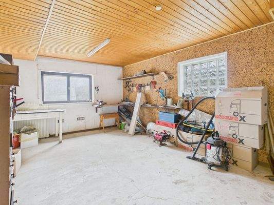 CAM01223G0-PR0176-STILL008