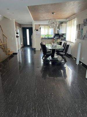 Eingangsbereich und Küche EG