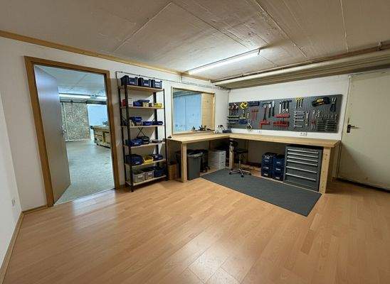 Platz für Werken/Hobby (KI)