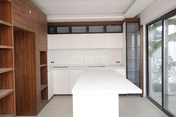 Detached House with Spacious Garden in Belek, Antalya