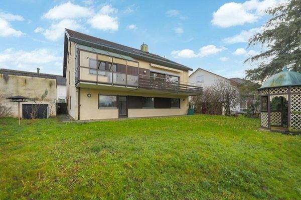 Rückansicht und Garten