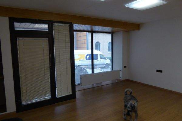 Büro EG vorne neu renoviert (13).JPG