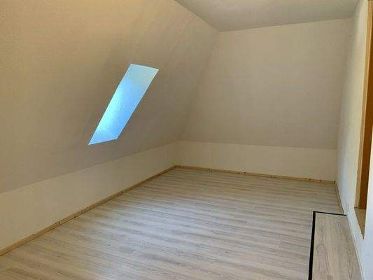 23) Wohnung DG, Schlafzimmer 2