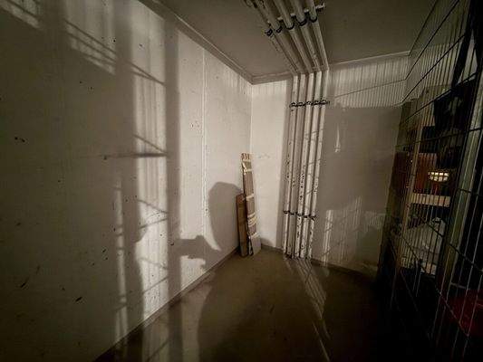 Blick in den Kellerverschlag