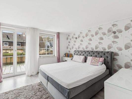 Elternschlafzimmer mit Balkon