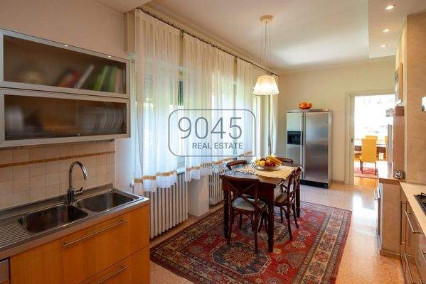 Exklusives Villenanwesen mit Seeblick in Garda - Gardasee