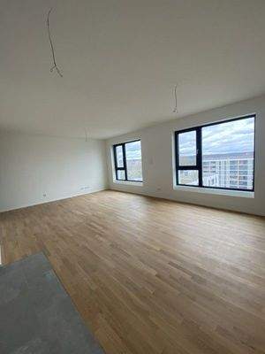 Helles Wohnzimmer mit Ausblick