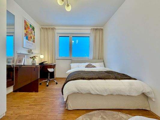 WG-Zimmer (1. links)