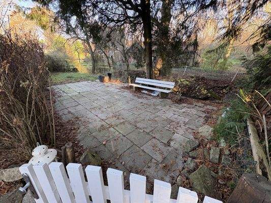 sep. Gartengrundstück am Bach