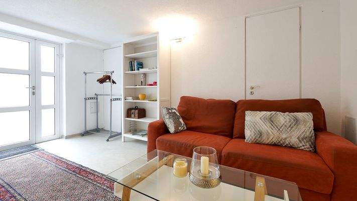 168 Eingang, Couch (1 von 1).jpg