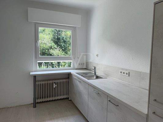 Küche mit Einbauküche (2)