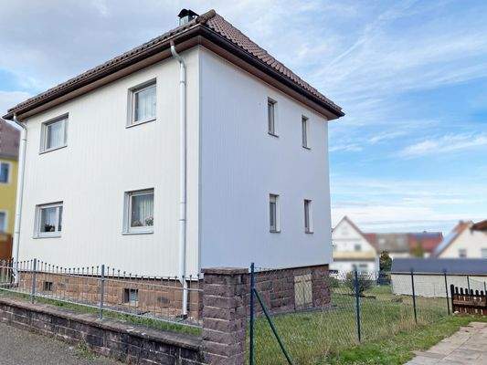 Ostansicht mit Gartenanteil