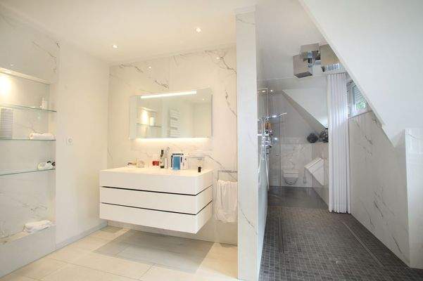 Blick ins Bad OG.jpg