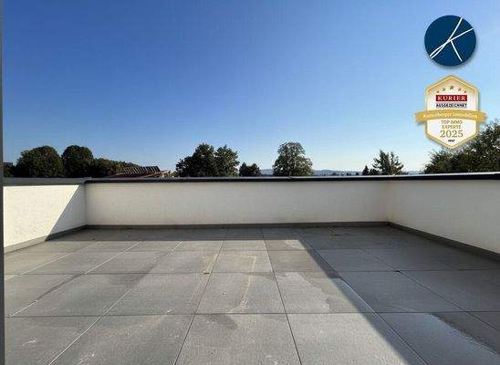 Großzügige Dachterrasse (südseitig)