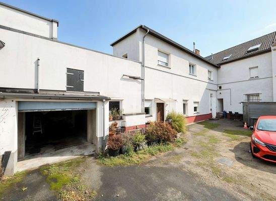 Innenhofbereich  - (KI generiert)