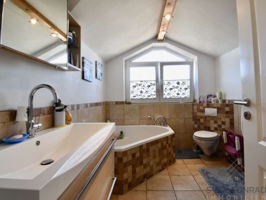 Haus 2 - OG Badezimmer #01