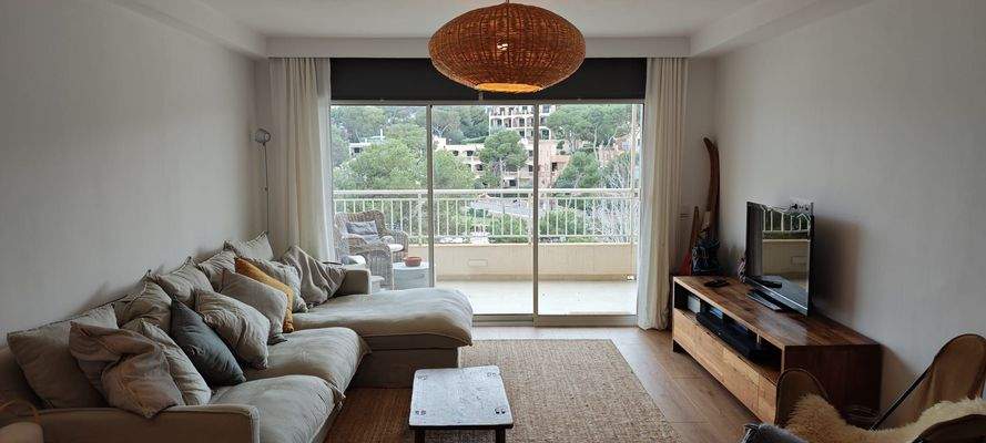 Blick von der Küche ins Wohnzimmer und zur Terrasse - Kopie.jpeg