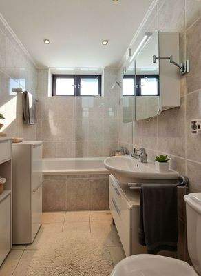 Tageslichtbad (KI-möbl.)