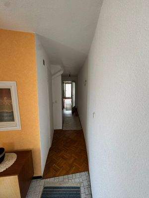 5 EG Diele von Küche zu Eingang.JPEG