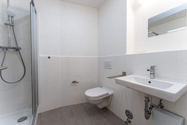 Box 75 Apt 6 (9 of 10).jpg