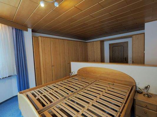 Schlafzimmer mit Einbauschränken