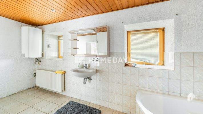 EG Badezimmer 1 2