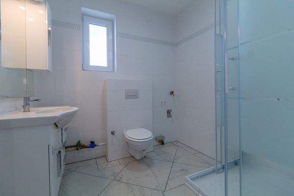 Badezimmer im Erdgeschoss