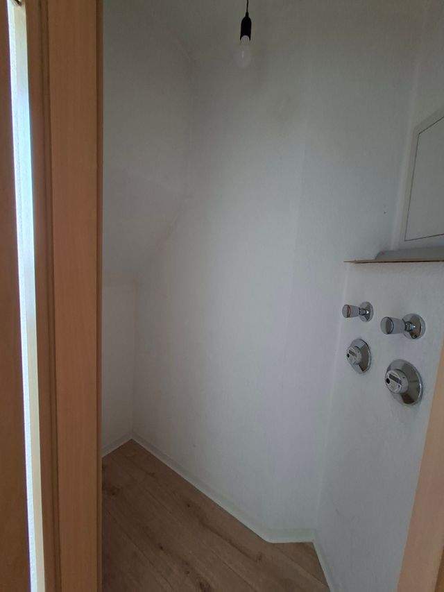Helle 2-Raum-Dachgeschosswohnung mit großzügigem Wohnbereich - Foto 1