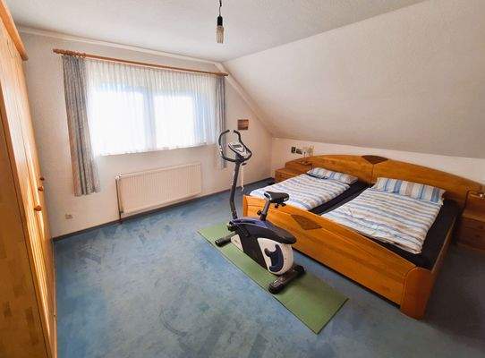 Schlafzimmer 1.jpg