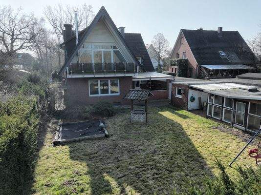 mit großer Loggia im OG zum Garten 