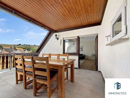 Balkon mit Durchreiche 2.OG Haupthaus