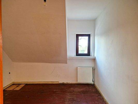 erstes Zimmer zur Straße