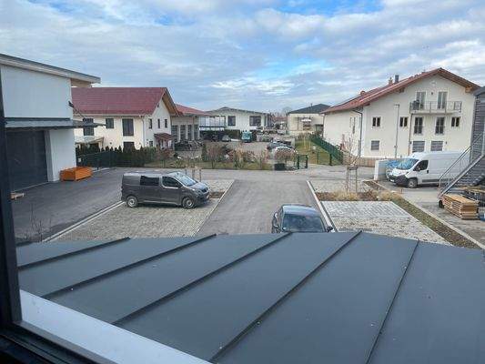 Aussicht auf Vorplatz vom OG