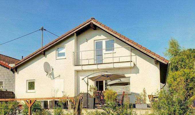 Rückseite und Terrasse