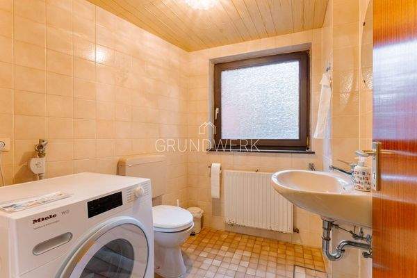 WC mit Waschmaschinenanschluss