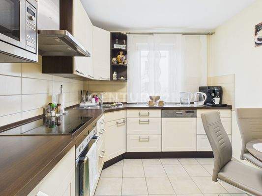 Moderne und sehr gepflegte Essküche