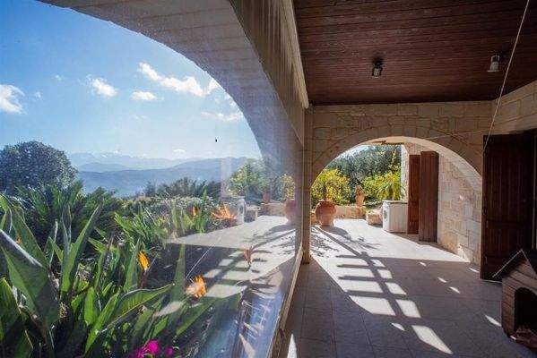 Kreta, Kolymvari: Villa mit Meer- und Bergblick und unabhängigem Apartment zu verkaufen