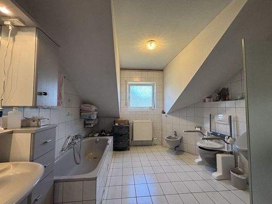 Badezimmer im Obergeschoss