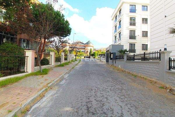 Spacious 3-Bedroom Apartment with Balcony in Istanbul