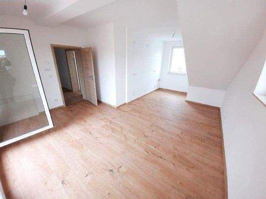 Küche mit Zugang zur Terrasse