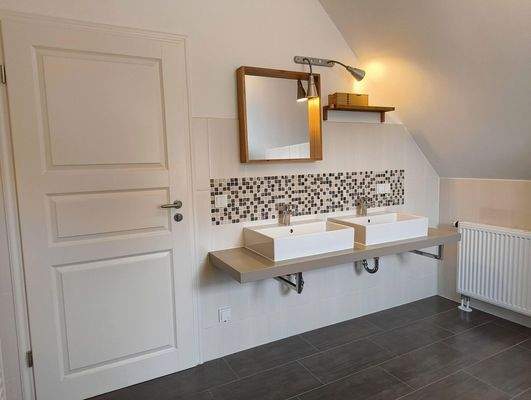 Bad mit 2 Waschtischen