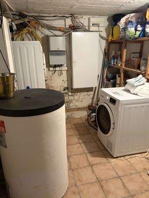 Teilkeller mit Technik und ...