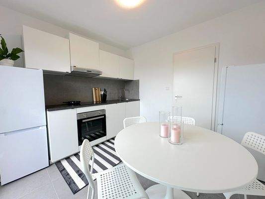 Moderne Küche im WG-Penthouse