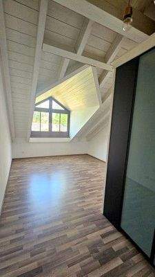 Schlafzimmer mit begehbarem Kleiderschrank