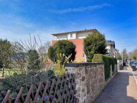 Straße vor dem Haus