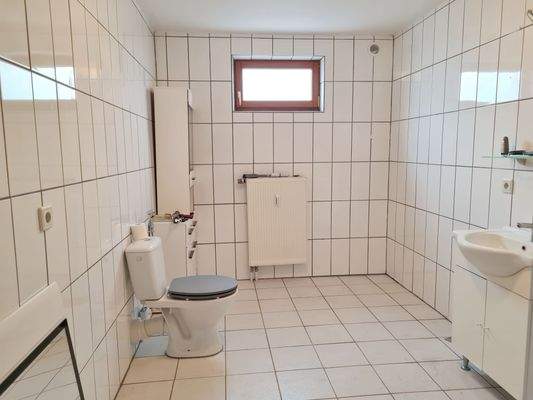 Badezimmer UG.