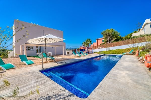 Villa in Es Pelats mit atemberaubendem Blick über die Küste Mallorcas und bestehender Ferienvermietlizenz