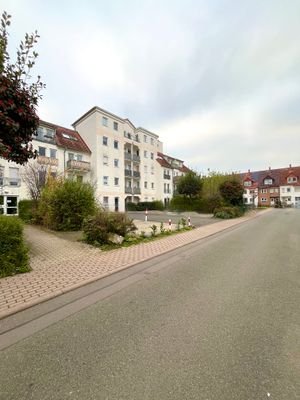 Parkplätze vor dem Objekt 