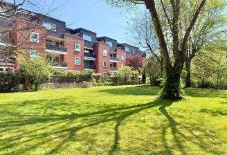 Rückseite, Außenanlage