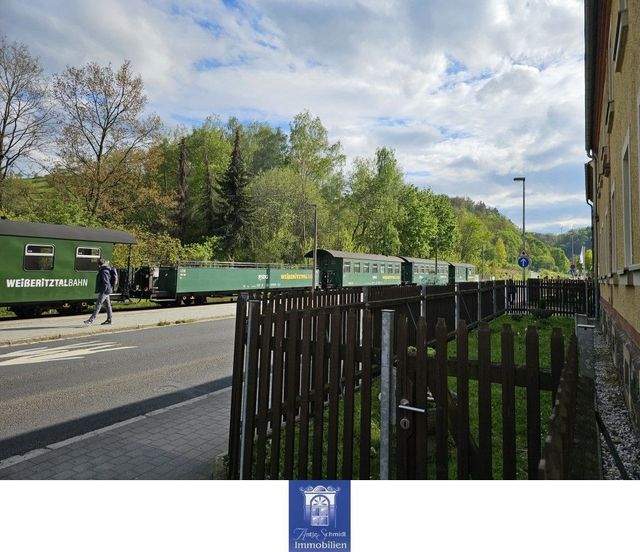 Ihr neuer Lieblingsplatz mit Wohnküche und Tageslichtbad in Freital! - Photo 1